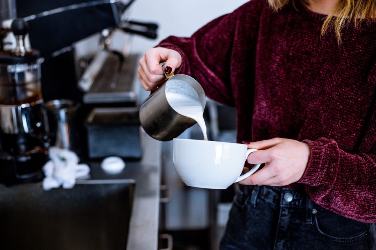 Steaming milk for espresso latte art